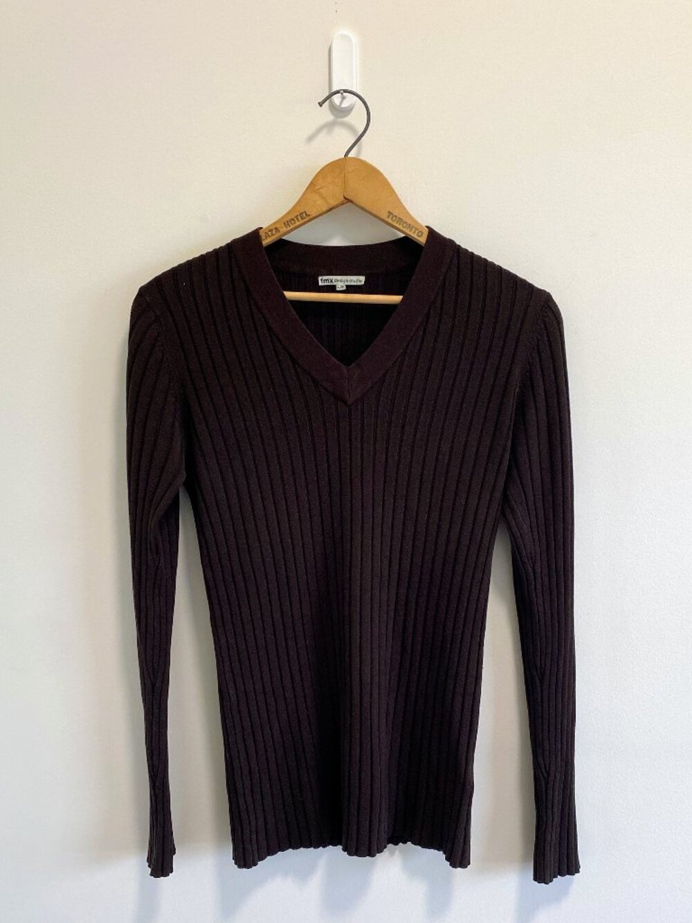 Vintage Chocolate Brown Ribbed V-Neck Sweater / Y2K